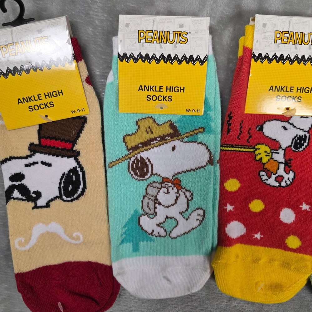 Peanuts Snoopy Ankle High Socks 5-Pack Women Size 9-11 Multi-Color NEW Gift Set - Picture 4 of 8